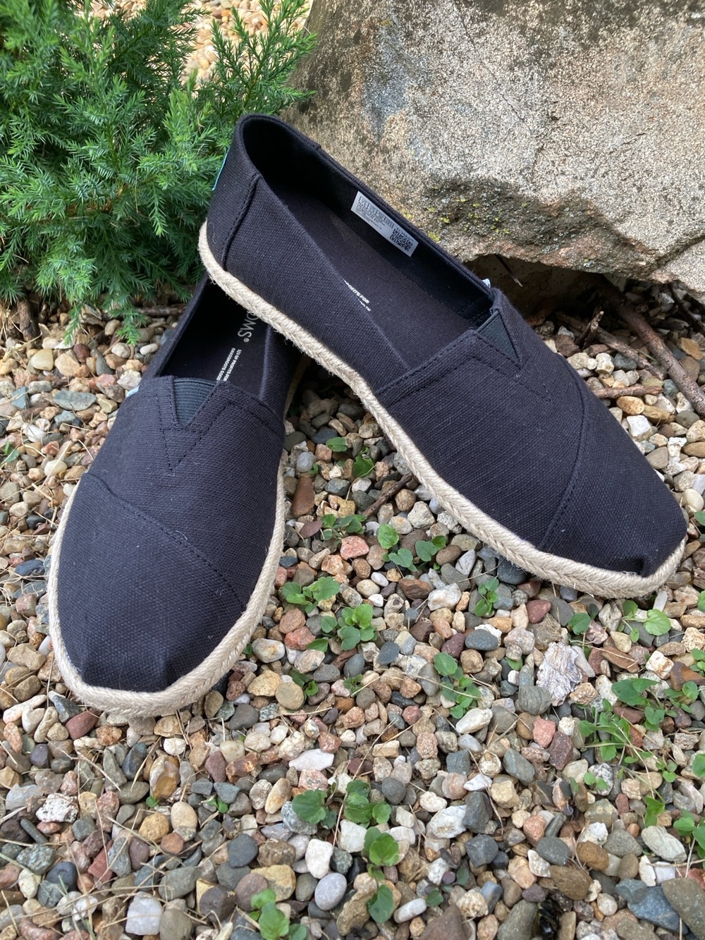 NWOT Tom’s size 7.5 Alpargata black espadrille slip on canvas shoes
